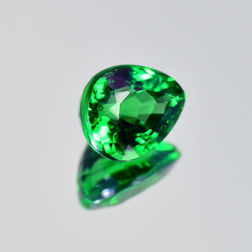 ソ付 ツァボライト ガーネット 0.977ct ルース ペアシェイプ 天然石 
