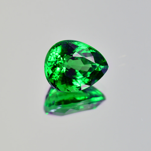 ソ付 ツァボライト ガーネット 0.977ct ルース ペアシェイプ 天然石