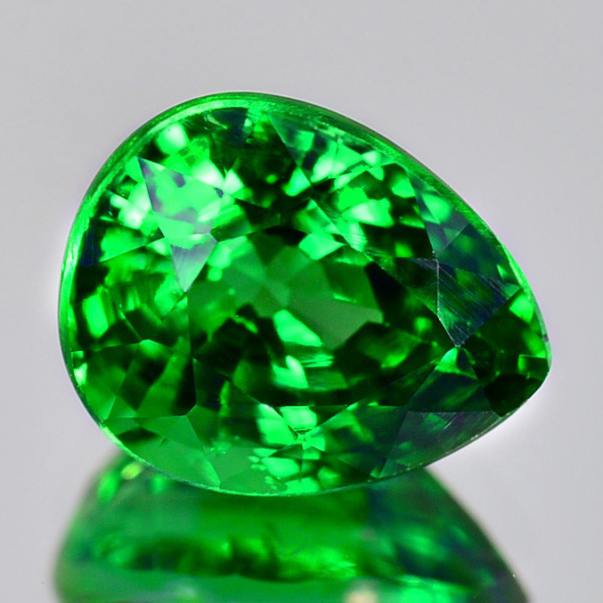ソ付 クンツァイト 3.493ct ルース ペアシェイプ Ω 天然石