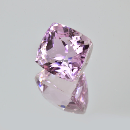ソ付 クンツァイト 15.847ct ルース クッション 天然石 CheReine 通販 