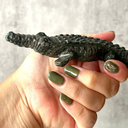 ジンバブエ産【ヴァーダイト】ワニ／クロコダイル（113.5g）鉱物