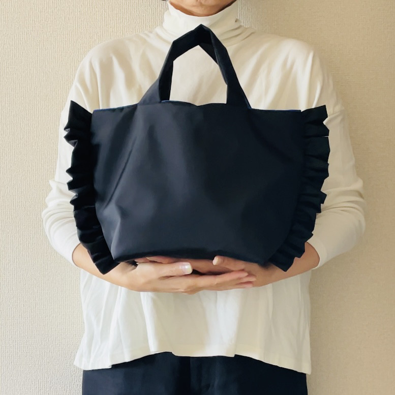 撥水・軽い／四角い マチ つき フリルトートバッグ Sサイズ（ナイロン 