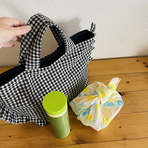 四角い マチ つき フリルトートバッグ Sサイズ ギンガムチェック 黒