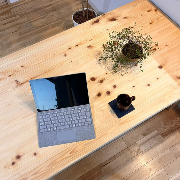 国産ヒノキの無垢材　サイズオーダー可能　1500×800×695　カフェ風　北欧風　ダイニングテーブル　角が丸く安心安全 