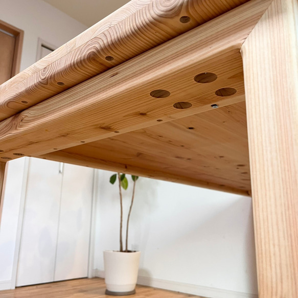 国産ヒノキの無垢材　サイズオーダー可能　1500×800×695　カフェ風　北欧風　ダイニングテーブル　角が丸く安心安全 