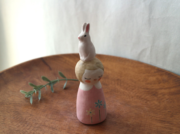 陶器で作った人形   noru doll ( ノルドール )  　白いうさぎ 3 4枚目の画像