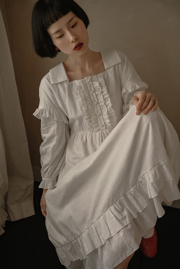 白色 法式方領古董洋裝 女木耳花邊繫帶高腰宮廷風連衣裙 小白裙 第17張的照片