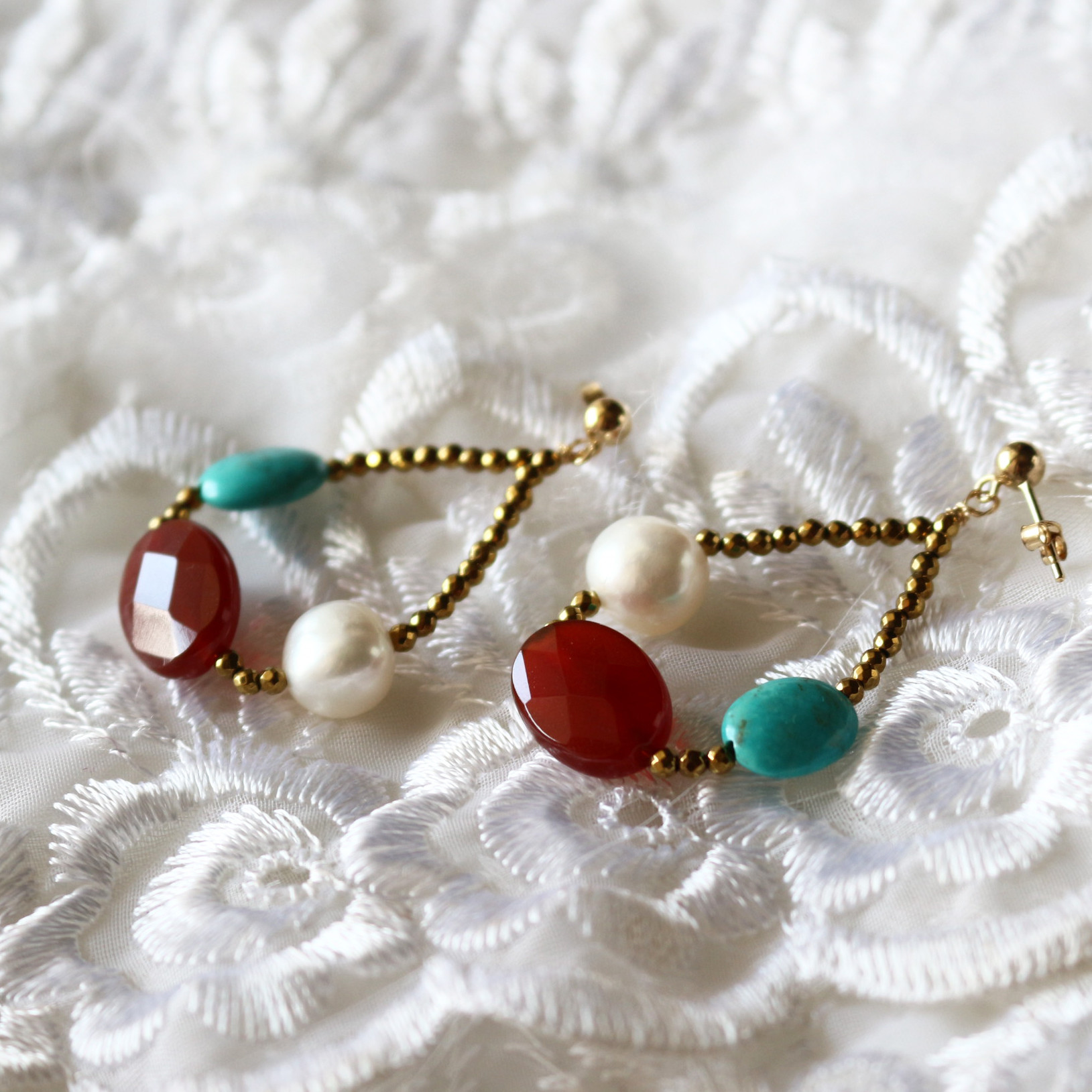 オリエンタル色しずくピアス 4,565円