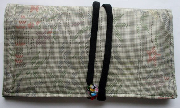 ７４４３　色大島紬の着物で作った和風財布・ポーチ#送料無量 1枚目の画像