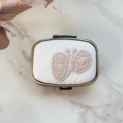 ピルケース (鏡付き) 〜 ミナペルホネン アクセサリーや薬などのまとめ