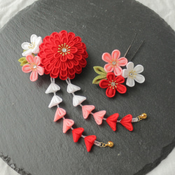 ｟丸菊と梅の髪飾り｠つまみ細工 かんざし 簪 クリップ 卒業式 小さめ 赤 ピンク 白 和装 ショート さがり シンプル 1枚目の画像