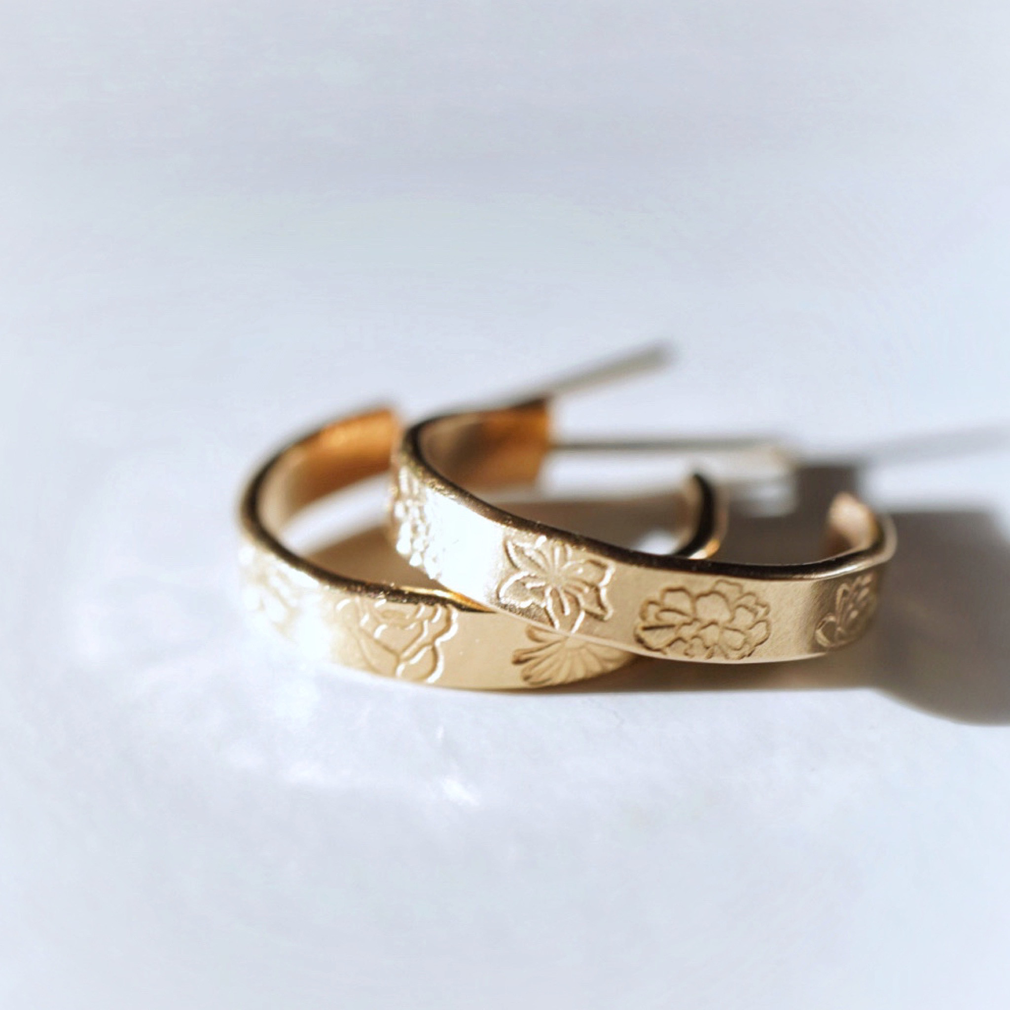 《誕生花 (選べる4種)》フープピアス 14kgf オーダーメイド ご褒美 ギフト ひまわり追加