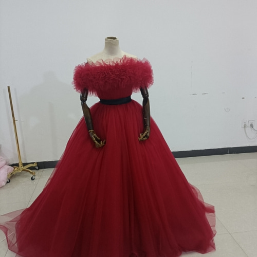 高品質！ボルドーカラードレス オフショルダーの2WAYドレス 取り外し  