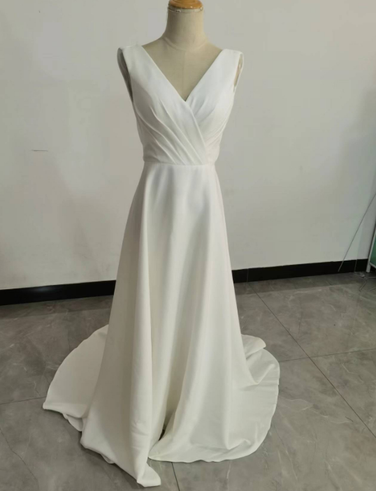 美品！オフホワイト Vネックドレス 背中見せ 繊細レース ノースリーブ 披露宴/二次会