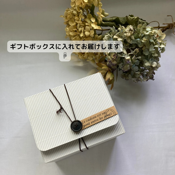 ギフトボックスに入れてお届け♡誕生日やクリスマスプレゼント・新築や結婚祝いに◎花入りキャンドル＆陶器のキャンドルホルダー 4枚目の画像