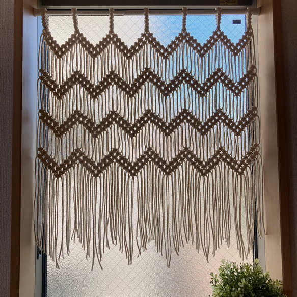 ［送料無料］マクラメ編み　小窓用　カフェカーテン　ジグザグ 1枚目の画像