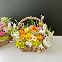 ご結婚お祝いやプレゼント♡籠バッグフラワーアレンジ「受注制作」 3枚目の画像