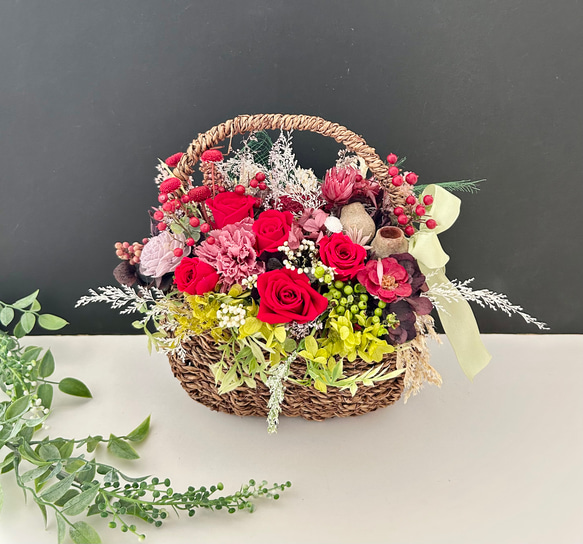 ご結婚お祝いやプレゼント♡籠バッグフラワーアレンジ「受注制作」 4枚目の画像
