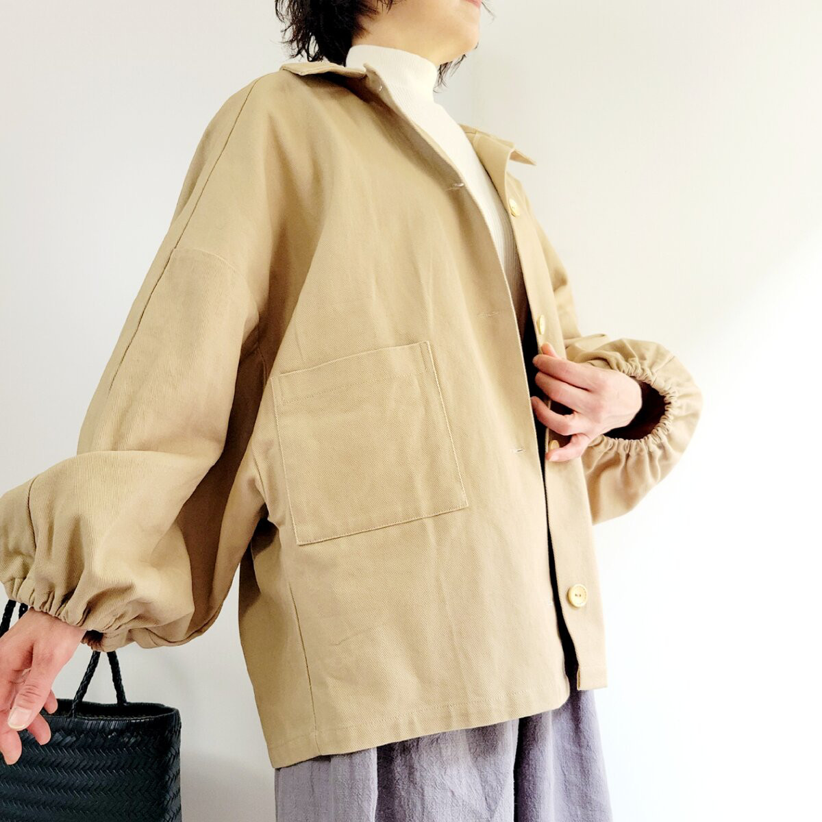 【即納】きちんと感をゆるめたボリューム袖♪ドロップショルダージャケット　ベージュ