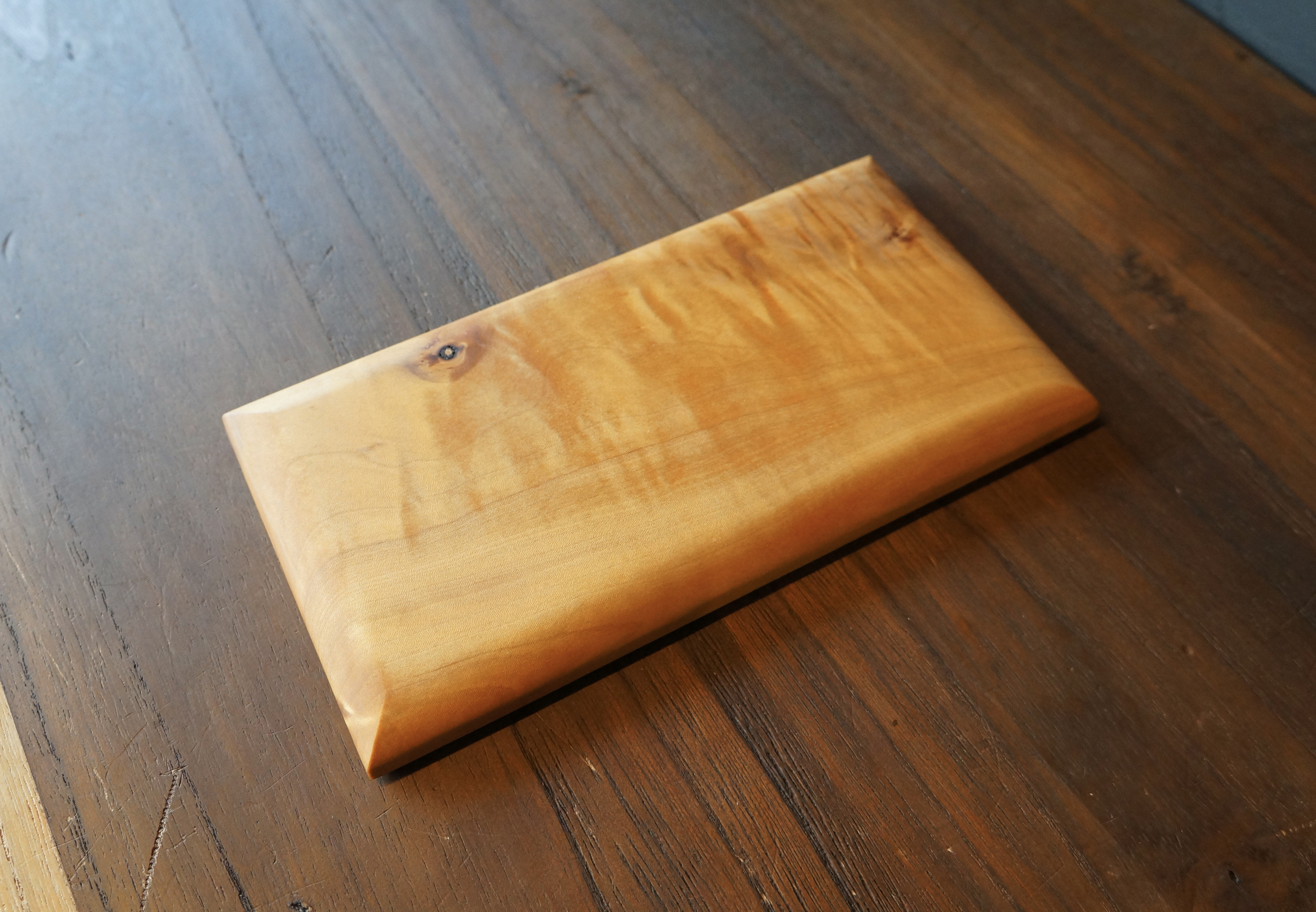 生ハムやチーズが似合う　木のサービングボード　【木　皿　木製　食器】＃043　トチ