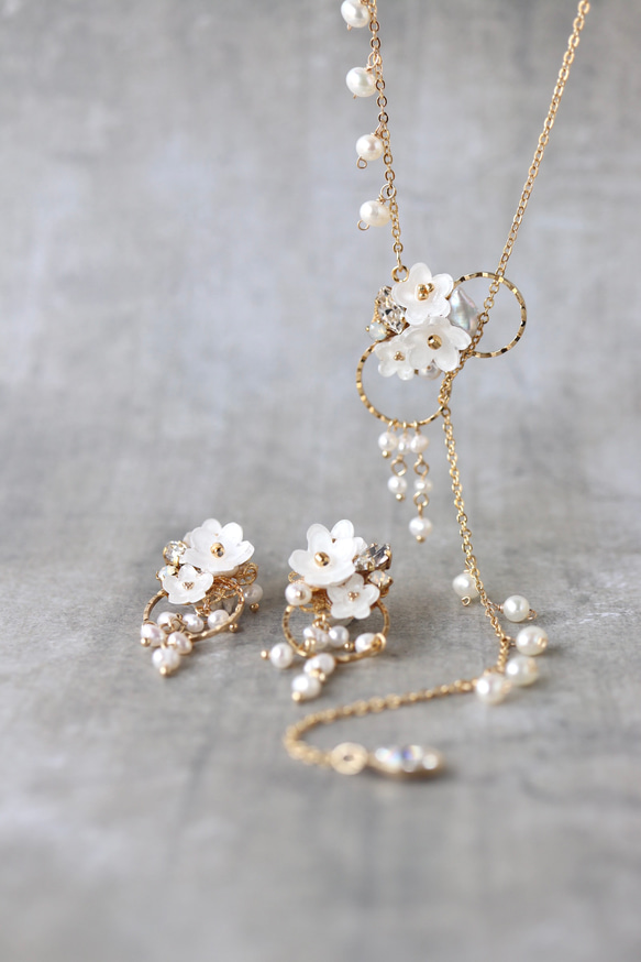 ギフトセットB》雪柳と淡水パールのロングネックレス＋ピアス