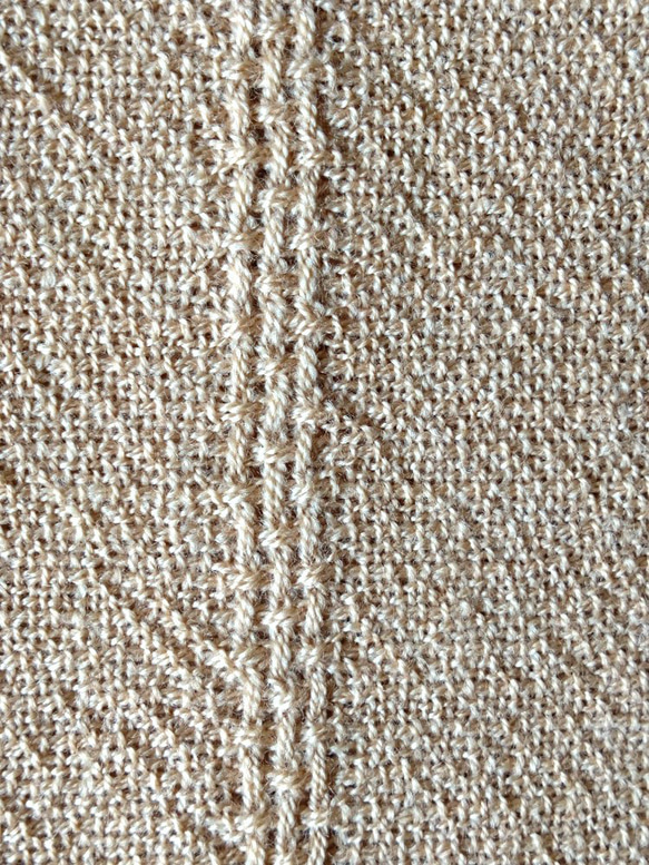 値下げ　シルクウールのキャンバス織のショール　草木染　白樺染め　ピュアベージュ色 6枚目の画像