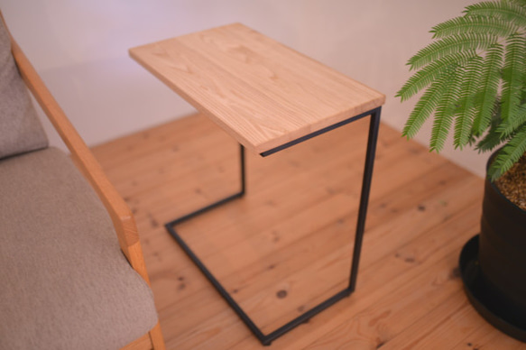 国産クリ無垢材 コの字型サイドテーブル・ナチュラル仕上げ 2枚目の画像