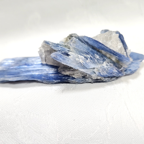 【鑑賞用】天然石 カイヤナイトインクォーツ 原石 約490g 迫力満点！ カイヤナイト原石【天然石】（カヤナイト 藍晶石 kyanite）30g