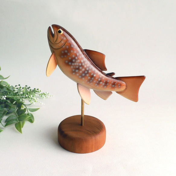 イワナ（スタンディング） ( 木 魚 置物 char/ fish / wood animal / figurine ) 2枚目の画像