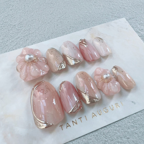 ニュアンスネイル ぷっくり キラキラ 淡いピンク ネイルチップ