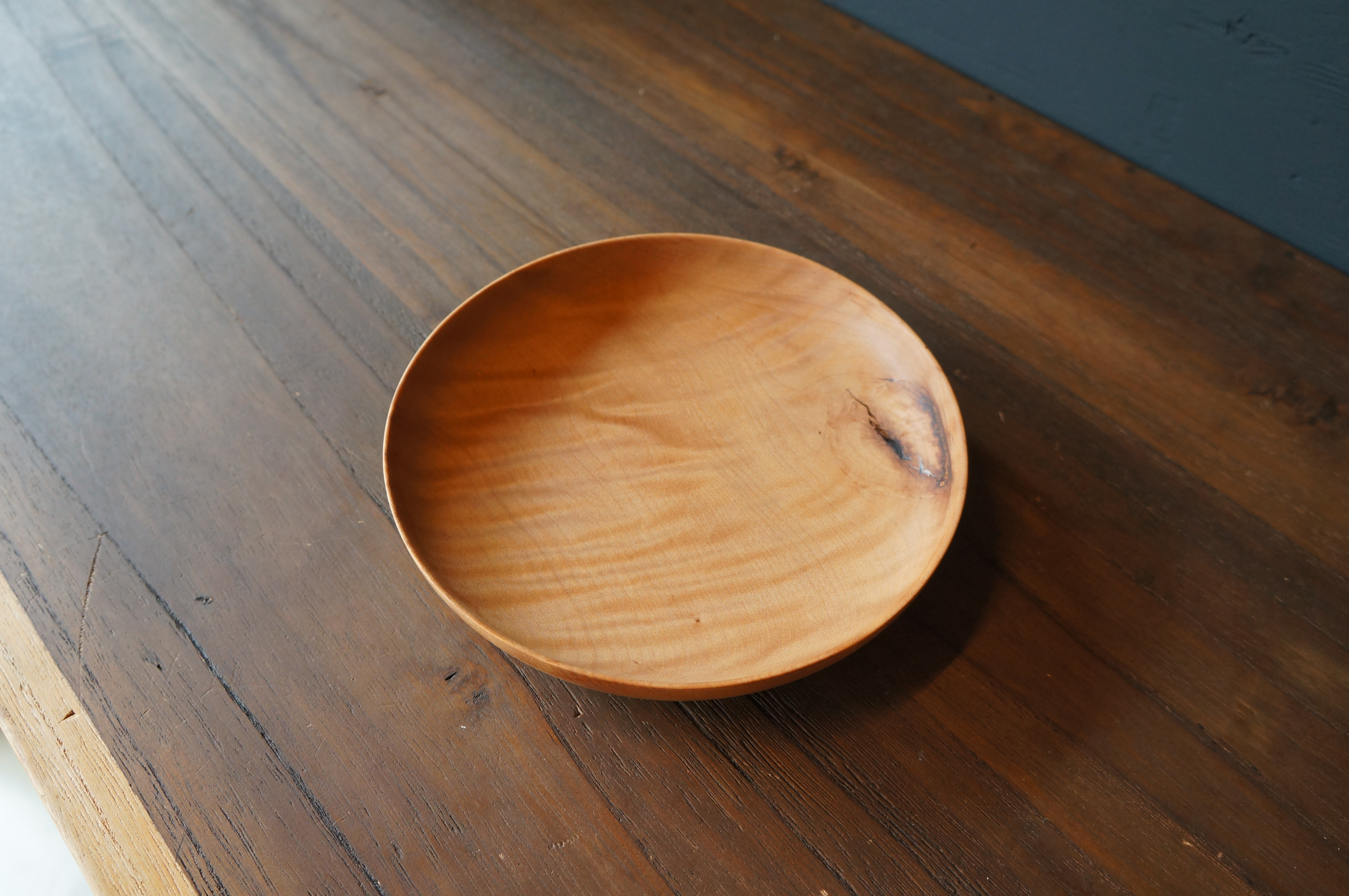 集う日には特別感のある天然木の取り皿で　シリーズ＃７【木　皿　木製　食器】＃106　ツバキ