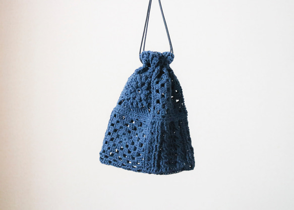 3種モチーフのクロシェ巾着　コットン(Navy)　 Crochet pouch 2枚目の画像
