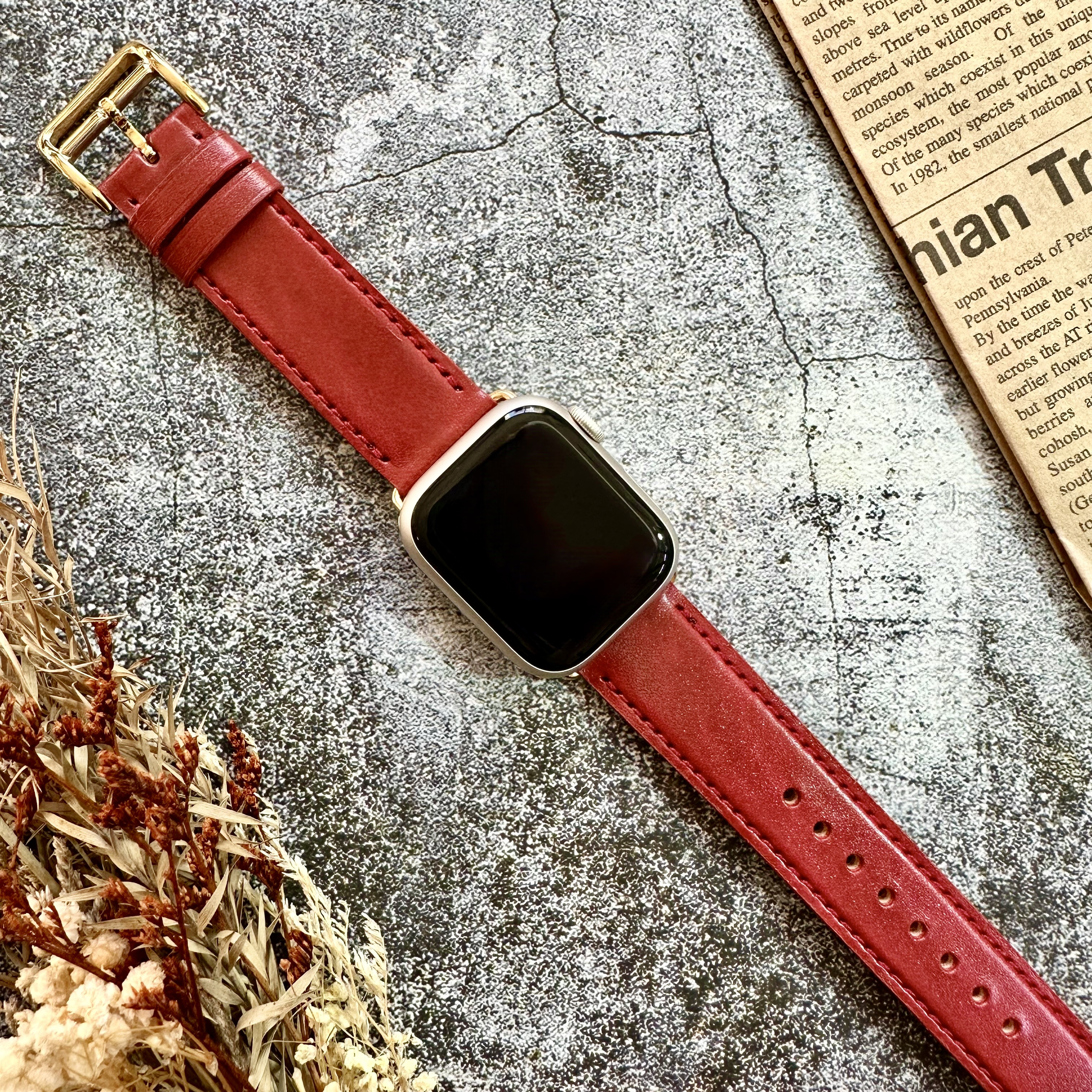 革の宝石「ルガトー」使用　アップルウォッチレザーベルト　　　ルージュ
