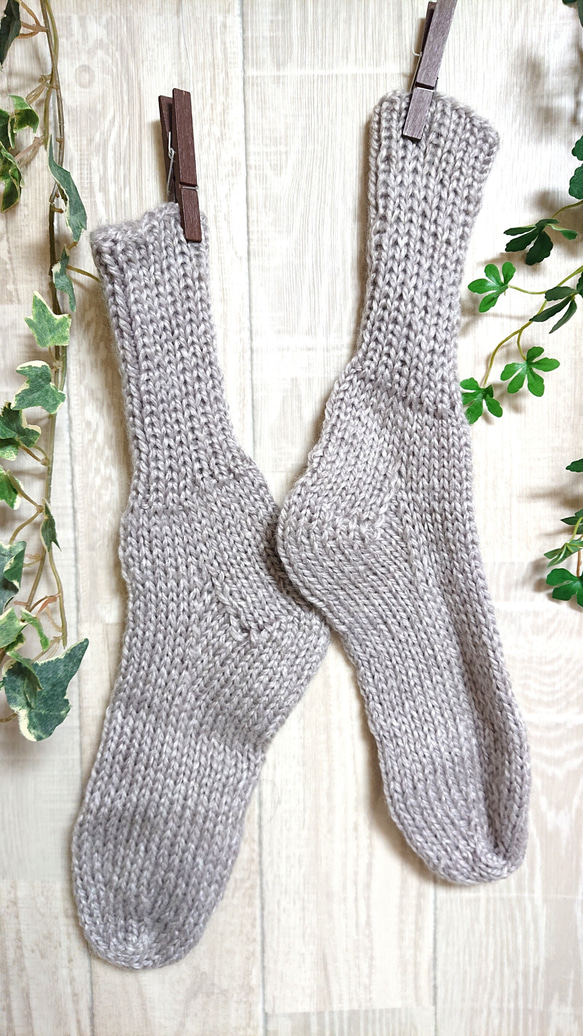 靴下　ウール100％手編みなのに安価 大人用Ｋ651 1枚目の画像
