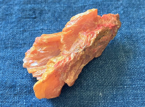 Orpiment オーピメント 石黄/雄黄原石　標本ケース付き 7枚目の画像