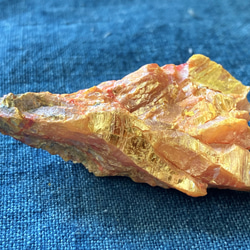 Orpiment オーピメント 石黄/雄黄原石　標本ケース付き 4枚目の画像