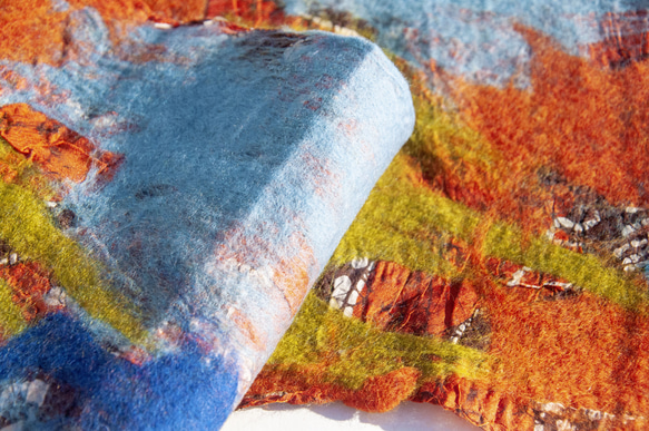 ウールフェルトスカーフ/ウェットフェルトスカーフ/水彩芸術スカーフ/ウールグラデーションスカーフ-地中海の夕焼けレインボークリス 5枚目の画像