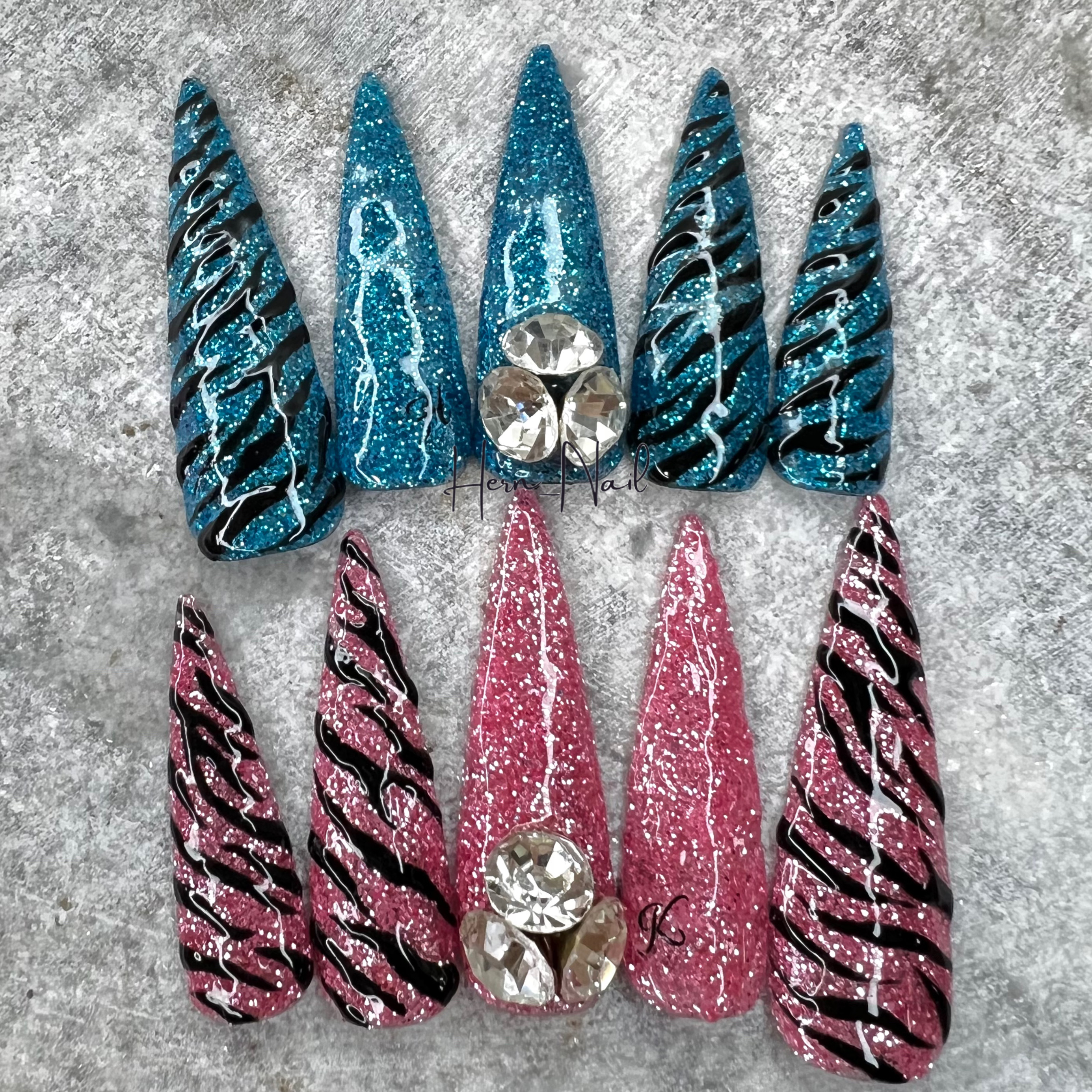 1点限り まとめ売り 16点 ネイルチップセット 多様なデザインと