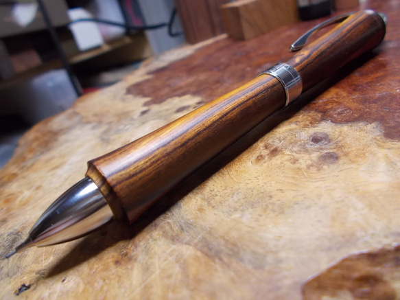 多機能ペン2+1 0.7ボール黒赤+0.5㎜シャープ 砂漠鉄木(デザート