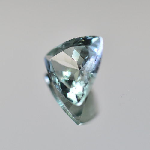 鑑別書付き 非加熱タンザナイト 0.823ct ルース トリリアント バイ 