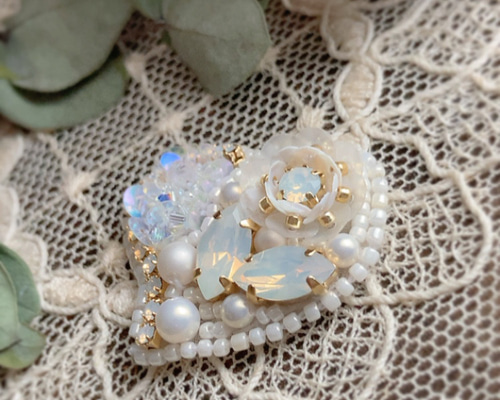 オートクチュール刺繍〜プチハートブローチ(ホワイト)ご入学ご
