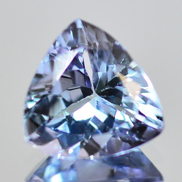 鑑別書付き 非加熱タンザナイト 0.793ct ルース トリリアント
