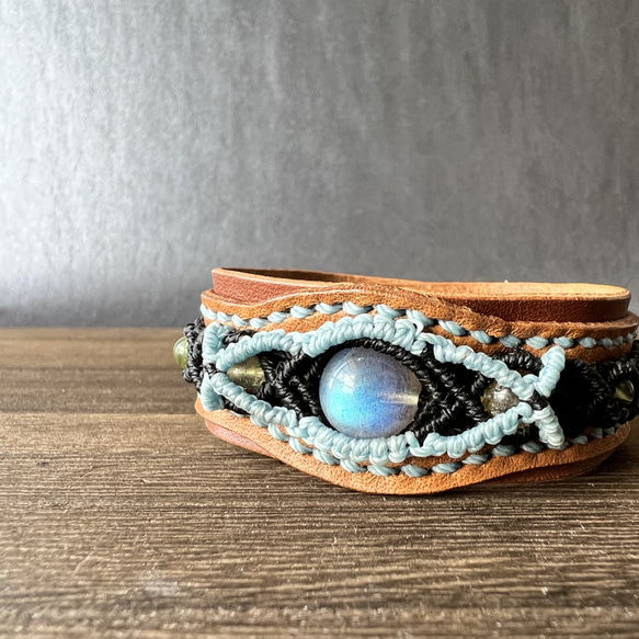 【Labradorite Macrame Leather Bracelet】ラブラドライトのマクラメレザーブレスレット 5枚目の画像