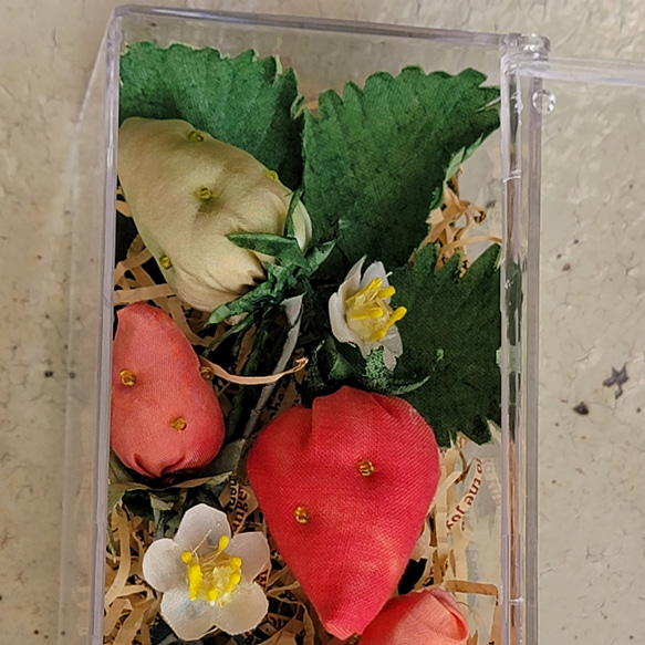 フルーツのBOX  布花のストロベリー　産地直送の布の花屋さん　 4枚目の画像