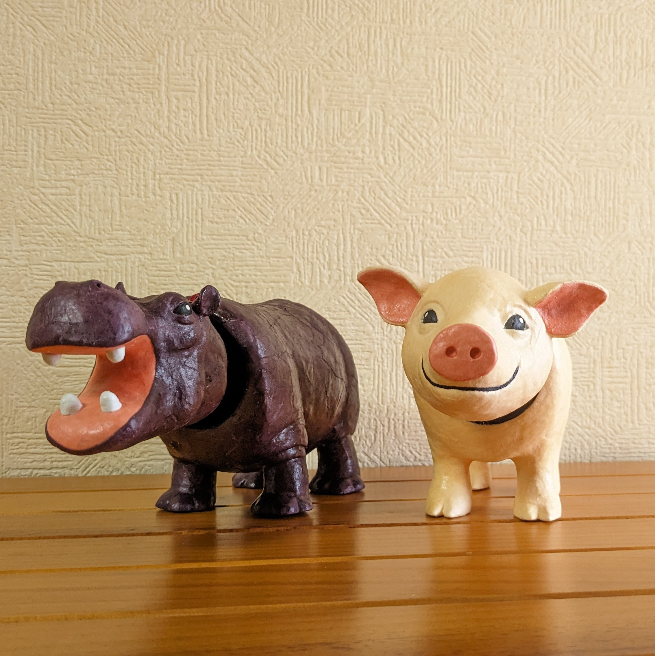 首振り　カバ　ブタ