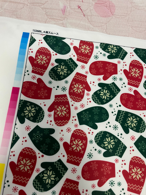 ハンドメイド犬服　タンクトップ　手袋柄　オーダー受付頁　前見頃、リブニットの色を選べます。年中着られるクリスマスカラー 14枚目の画像