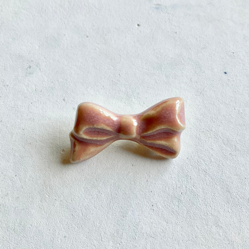 陶器ブローチ 乙女のリボン ブローチ Nassun 通販｜Creema(クリーマ 