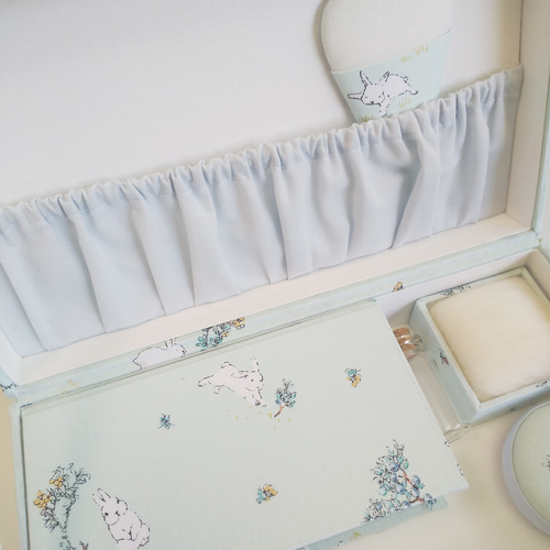 再販 トランク型お裁縫箱とカルトナージュのお裁縫道具のセット（Bunny