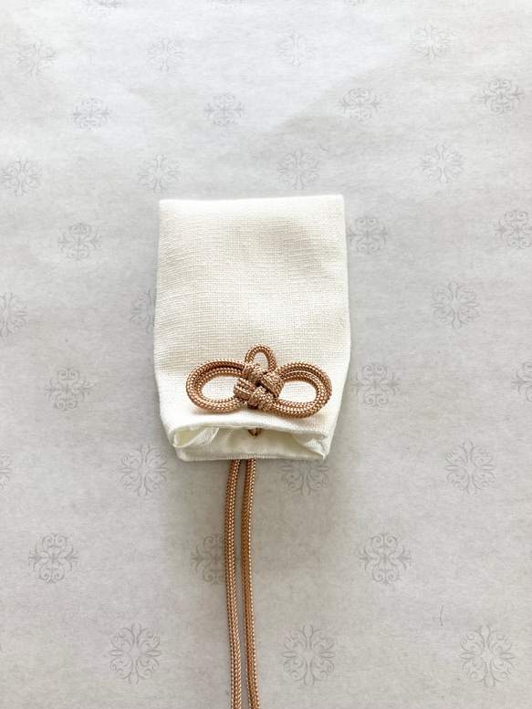 お守り袋　ミニサイズ  ハーフリネン　デコレクションズ　首かけタイプ♡ふんわり裏地付き　送料無料 3枚目の画像