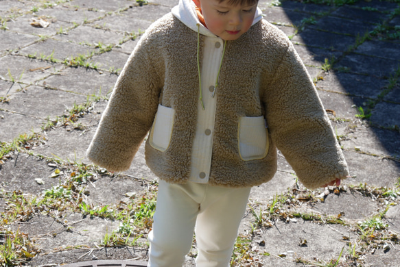 子供服　ベビー服　フード付きボアコート　冬用 3枚目の画像